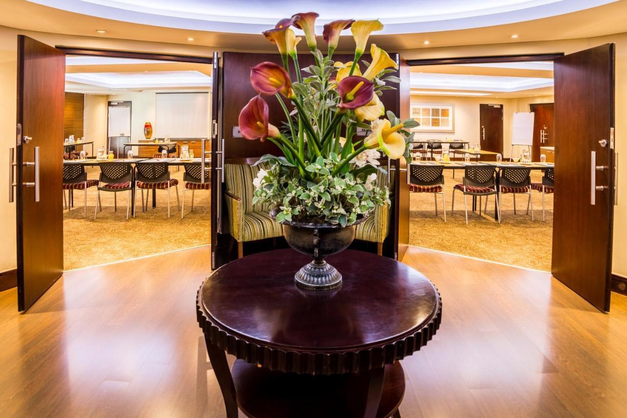 City Lodge Hotel At Or Tambo International Airport Kempton Park Esterno foto