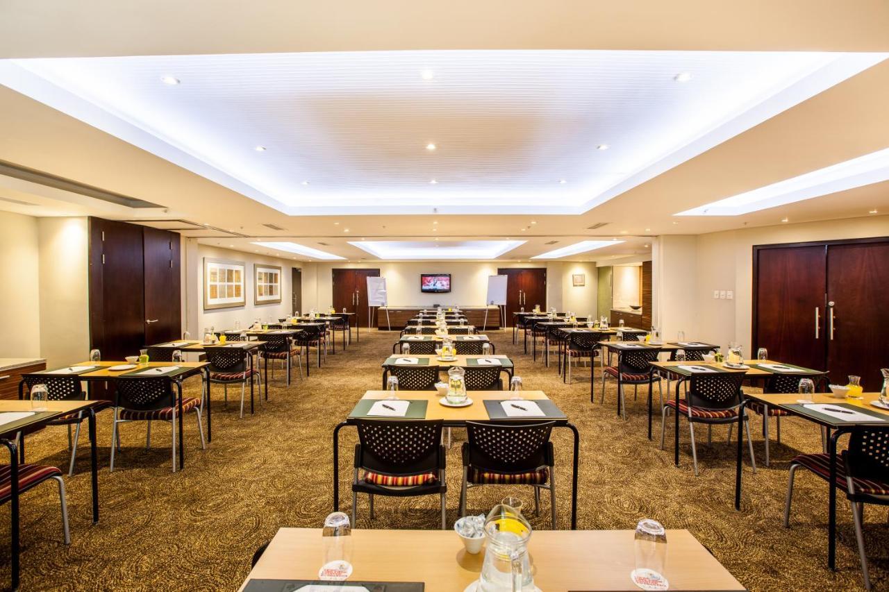 City Lodge Hotel At Or Tambo International Airport Kempton Park Esterno foto