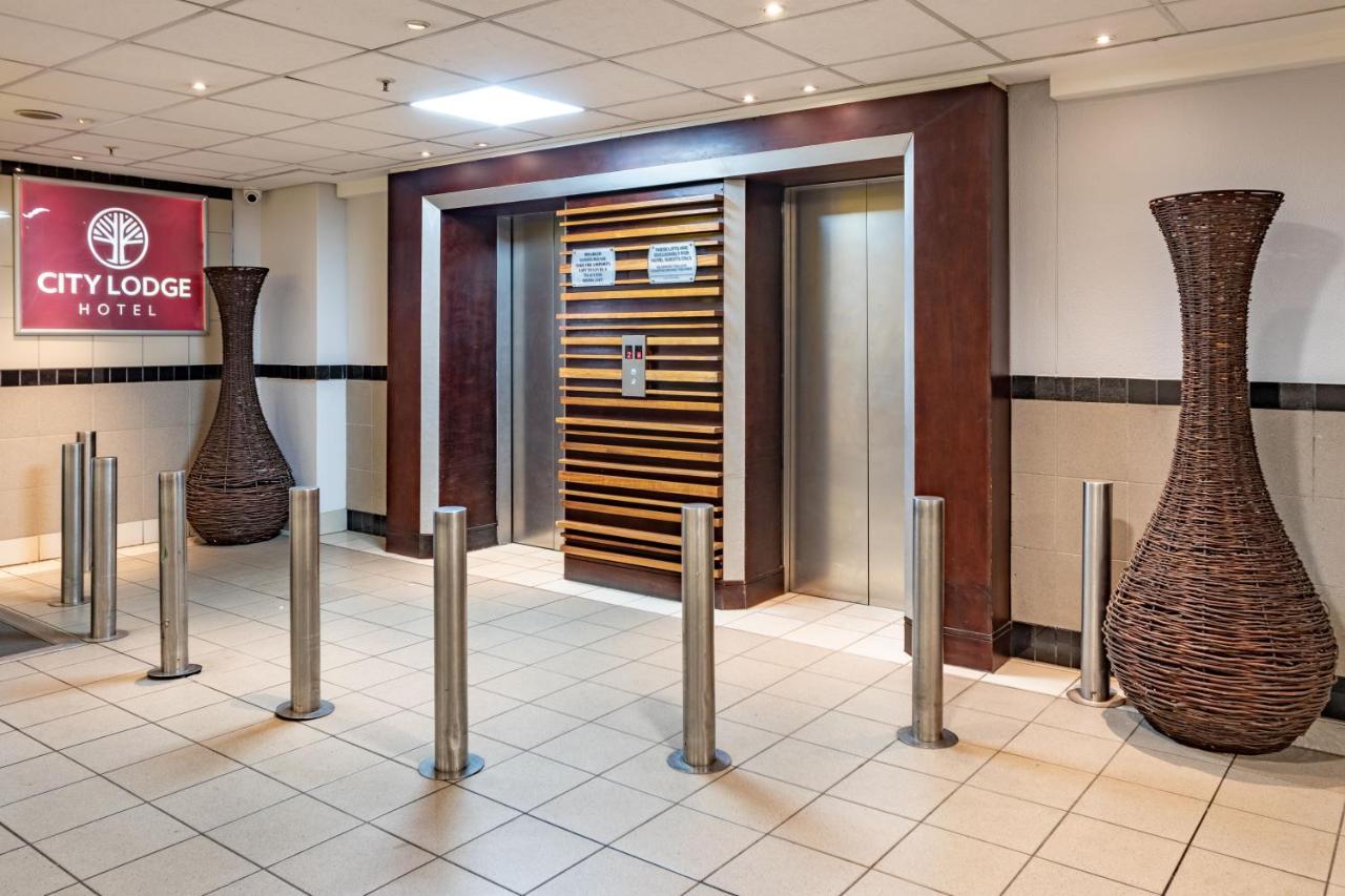City Lodge Hotel At Or Tambo International Airport Kempton Park Esterno foto